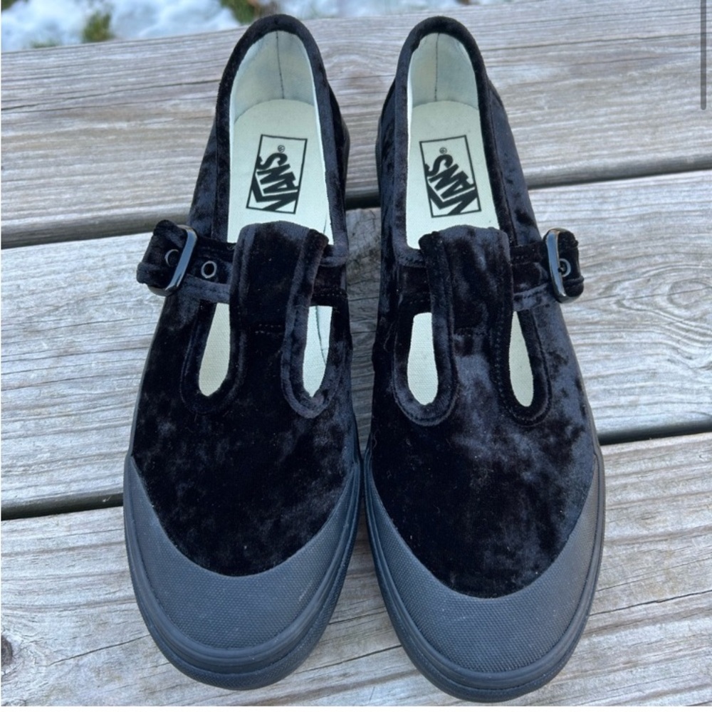 Vans 93 Black Crushed Velvet T-strap Mary Jane sneakers rubber toe lug sole 11